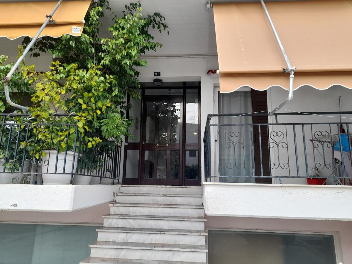 Luchia Appartamento Patras Esterno foto